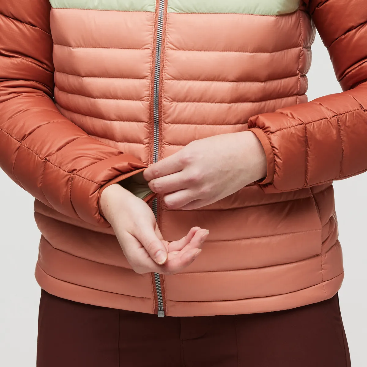 Fuego Hooded Down Jacket - Women's