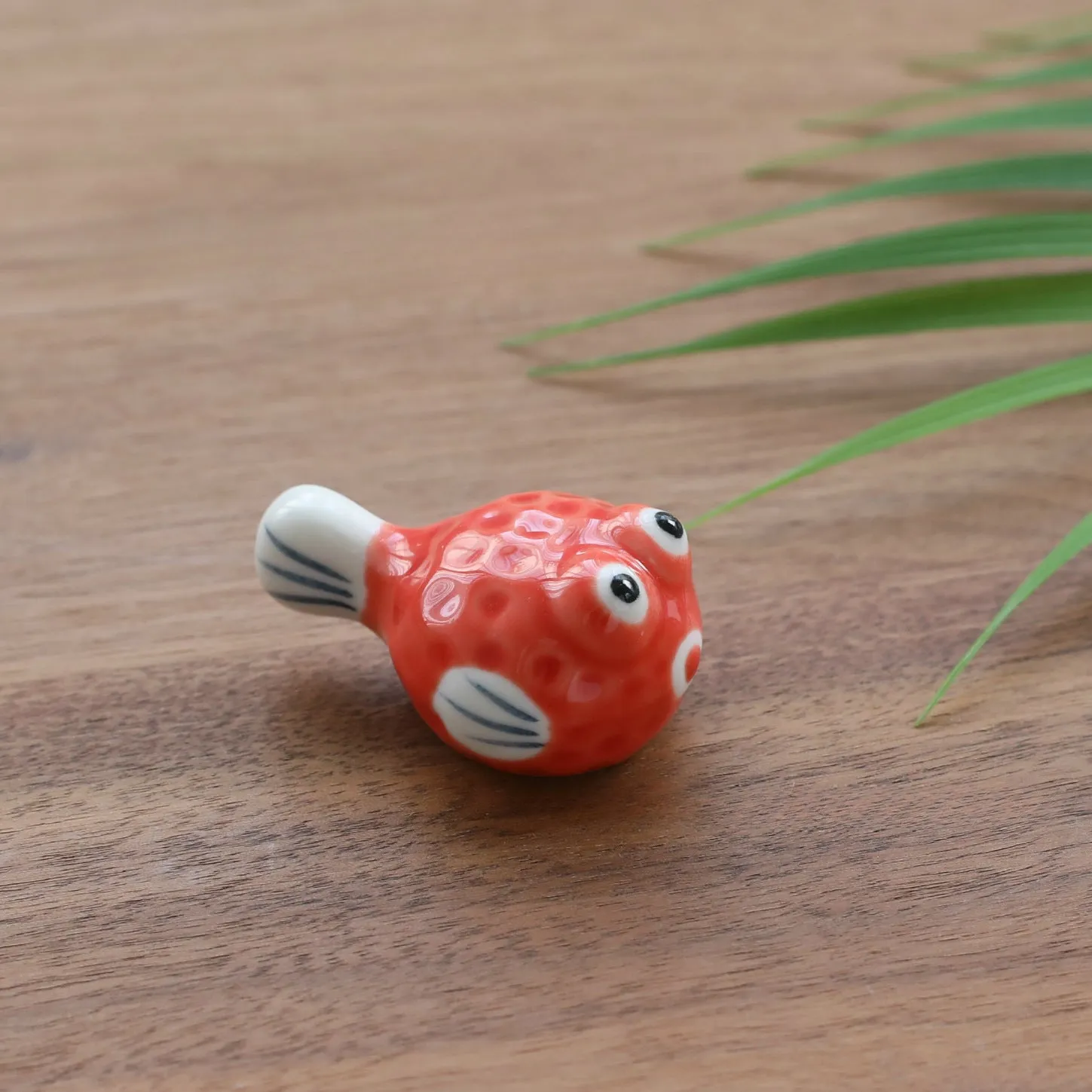 Gohobi Ceramic Puffers Fish Chopstick Rest